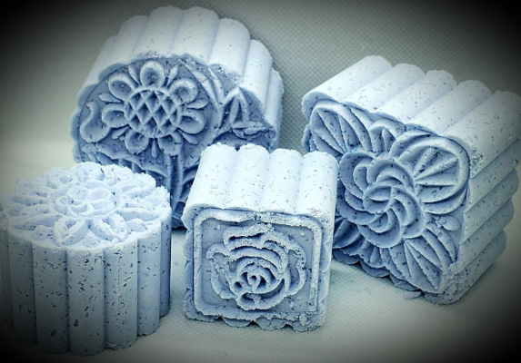 Lavender & Honey Bath Bomb - Obsidian's LLC